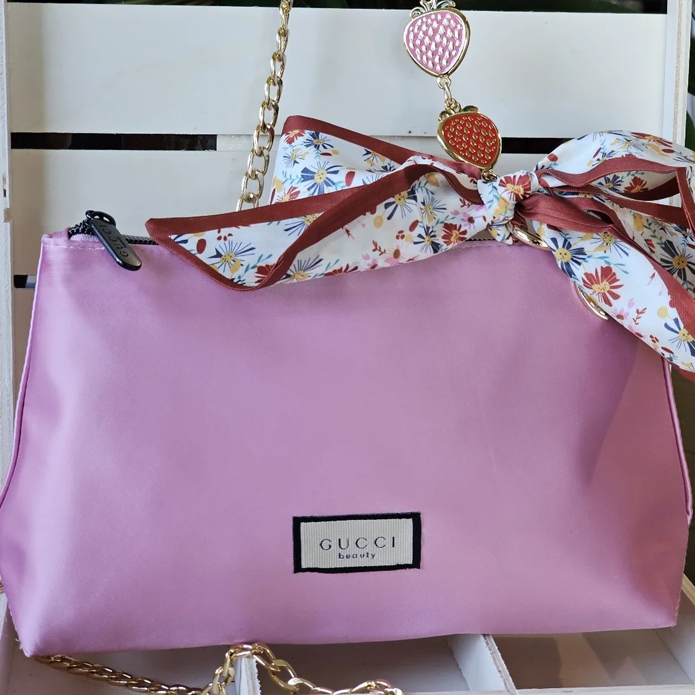 Gucci Pink Women's Bag with Gold Chain - Picture 8 of 13